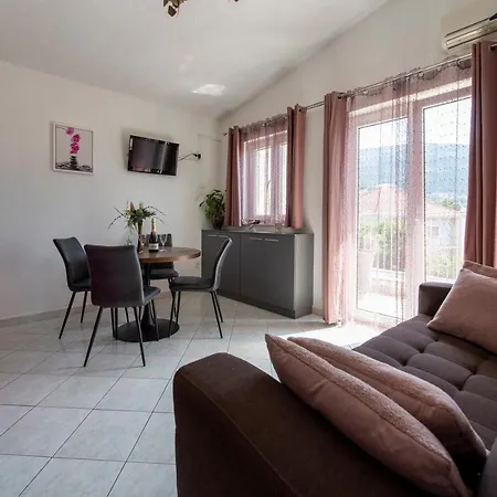 Apartments Bevanda Podstrana Exterior photo