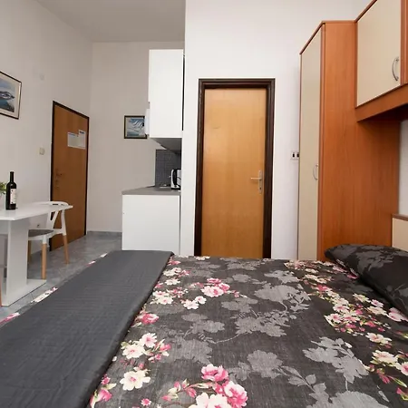 Apartments Bevanda Podstrana Exterior photo