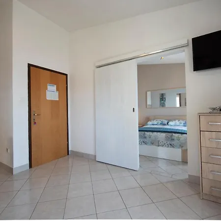 Apartments Bevanda Podstrana Exterior photo