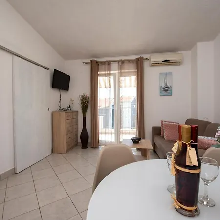 Apartments Bevanda Podstrana Exterior photo