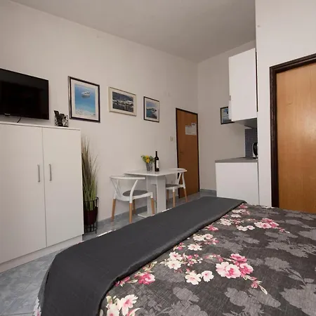 Apartments Bevanda Podstrana Exterior photo