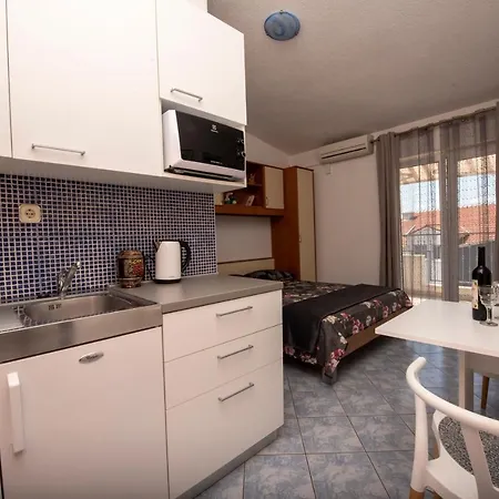 Apartments Bevanda Podstrana Exterior photo