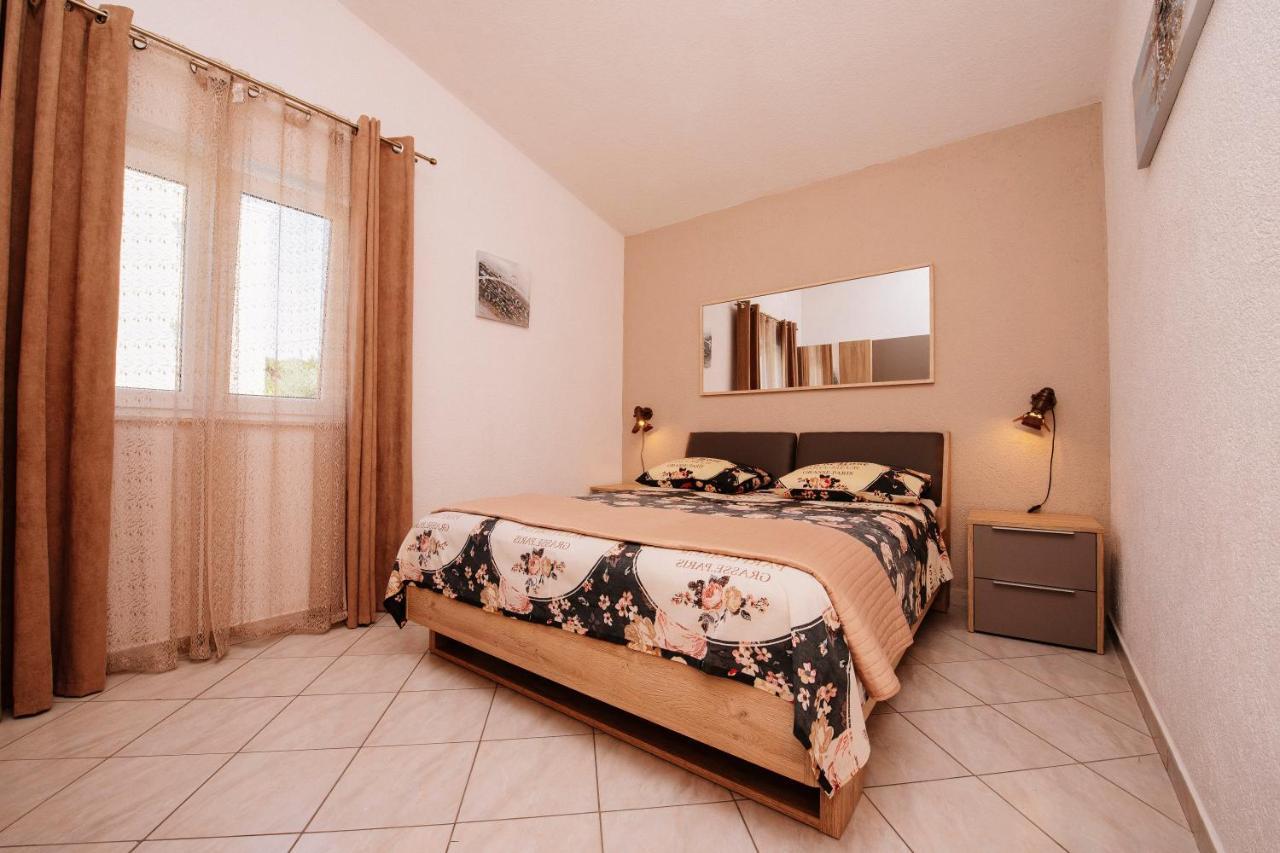 Bevanda Apartment *